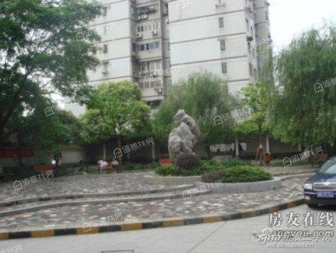 新泾八村