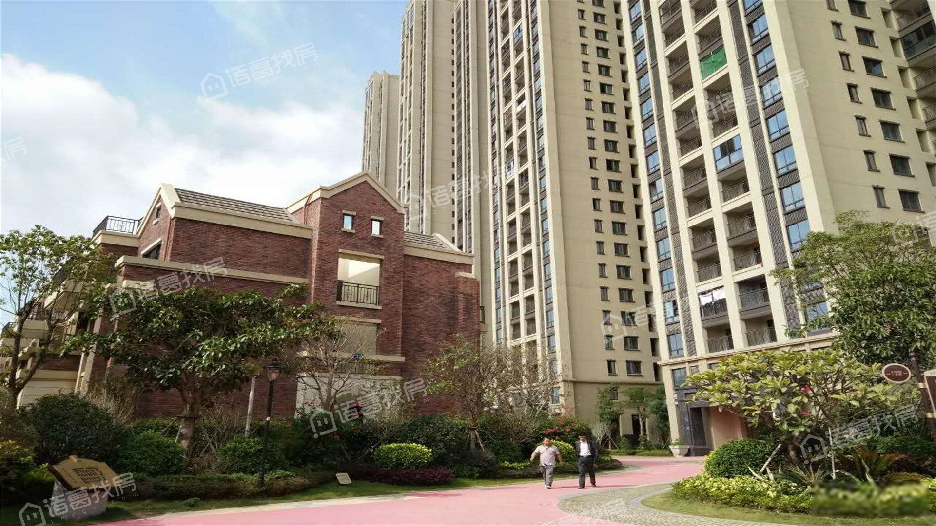 嘉宝前滩后院