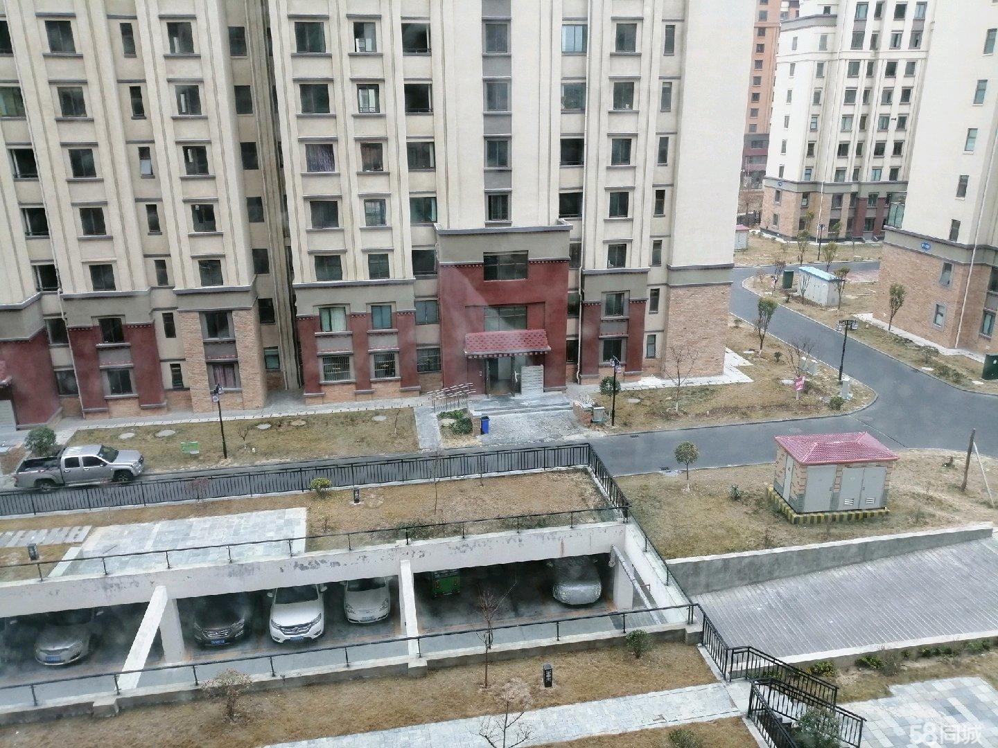 林芝幸福小区2室2厅1卫88平米有证毛坯房出售