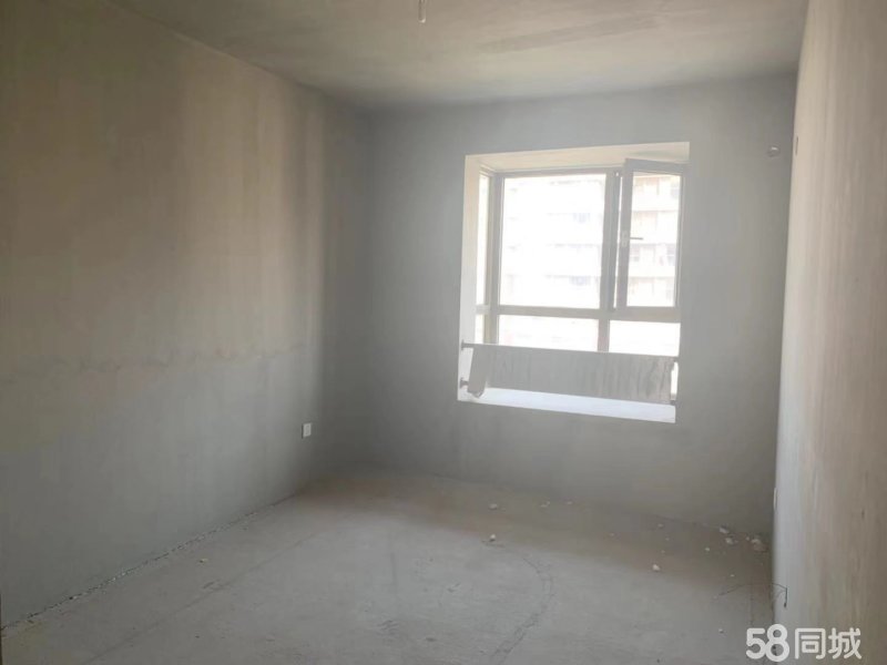 君临天下御景园二手房,838沿线范阳主路转角落地飘窗