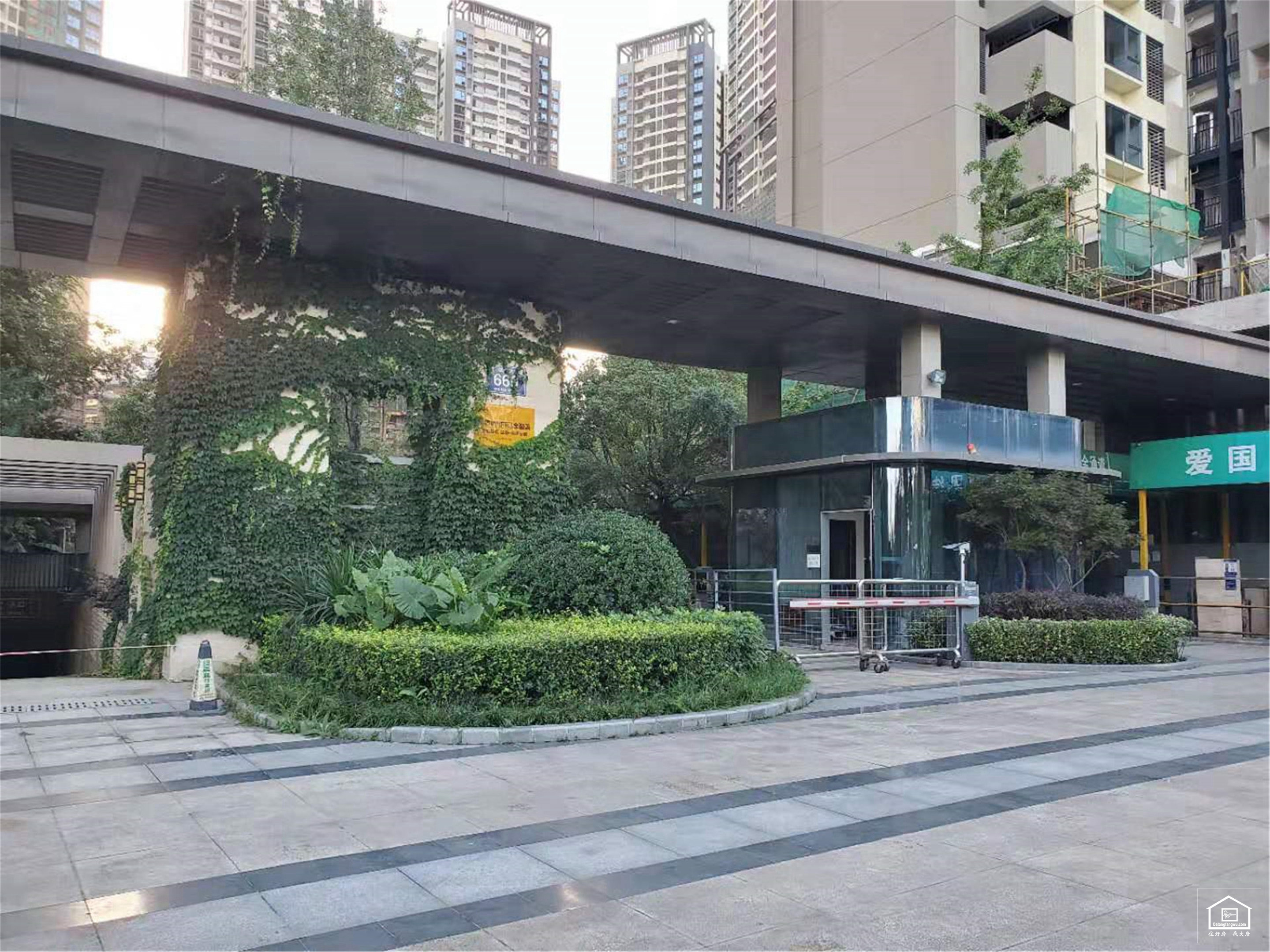 凯德卓锦万黛二手房,卓锦万黛清水套三出售,首付约:49.