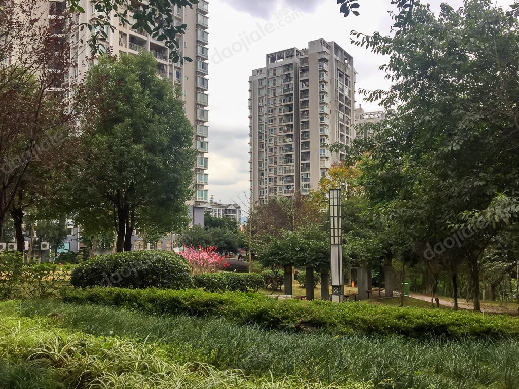 农业园区 天高鸿苑三房150万