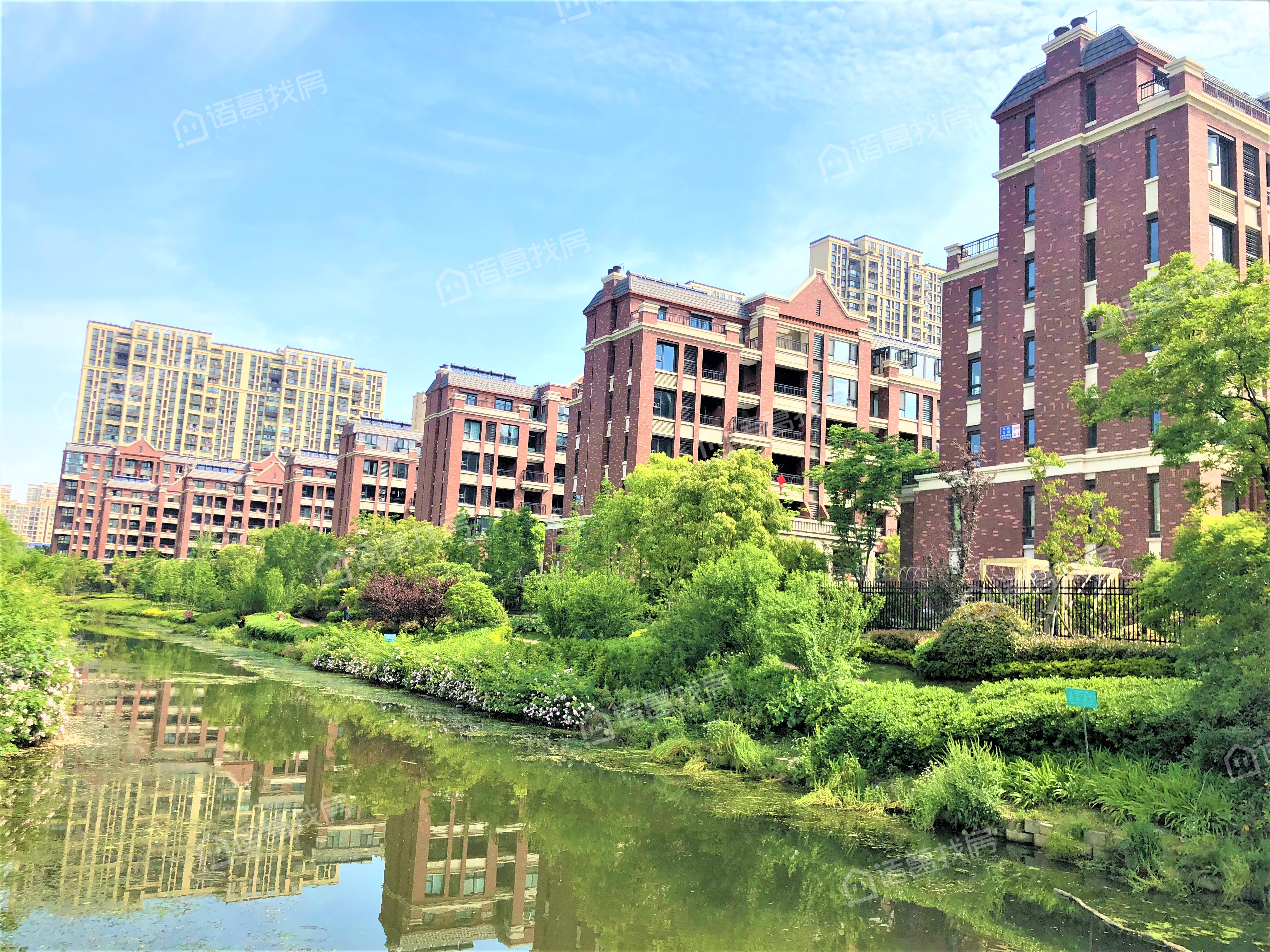 中海珑玺一期二手房,中海洋房,小区中心,赠送30平露台,四开间朝南,满