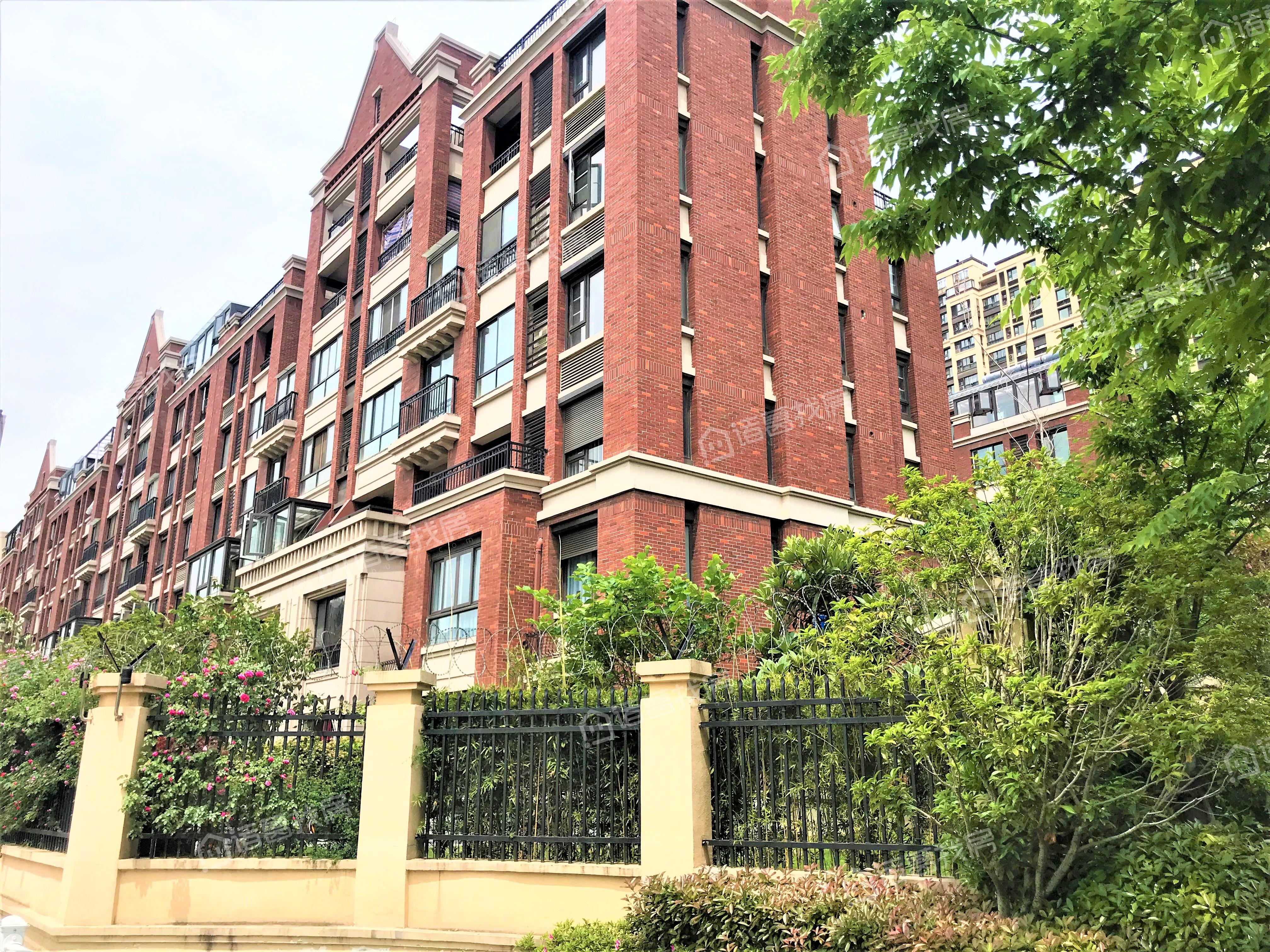 中海珑玺一期二手房,中海洋房,小区中心,赠送30平露台,四开间朝南,满