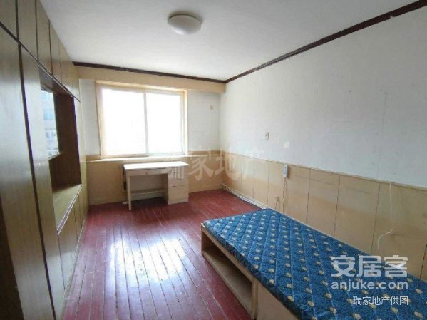 步行地铁站500米解放路道边二排葵英小学