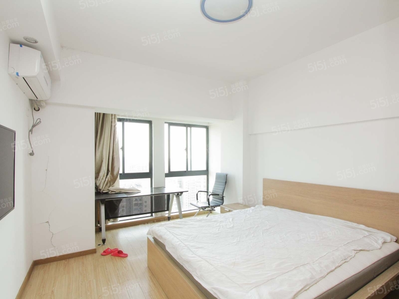 美乐城 带装修loft公寓 挑高6米 可用天然气烧饭 可看湖二手房