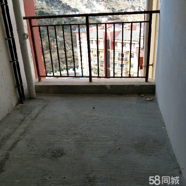 康定首座5室2厅2卫