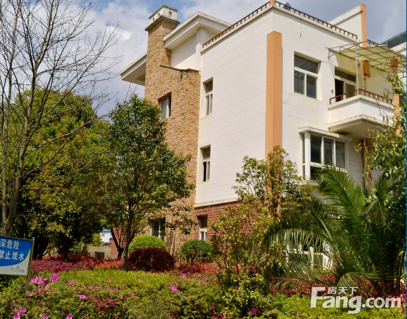 师宗县 龙凤庄园 5室3厅师宗县 龙凤庄园 5室3厅二手房