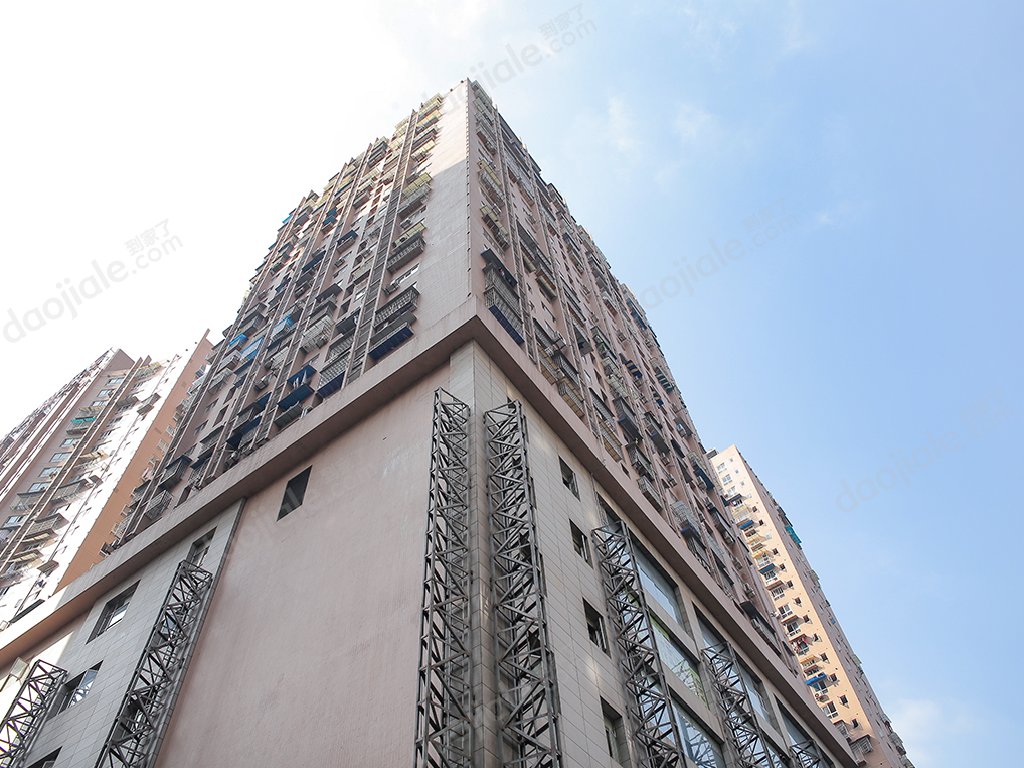 沙坪坝区三峡广场 立海大厦一房50万 轻轨房,品质小区,拎包入住