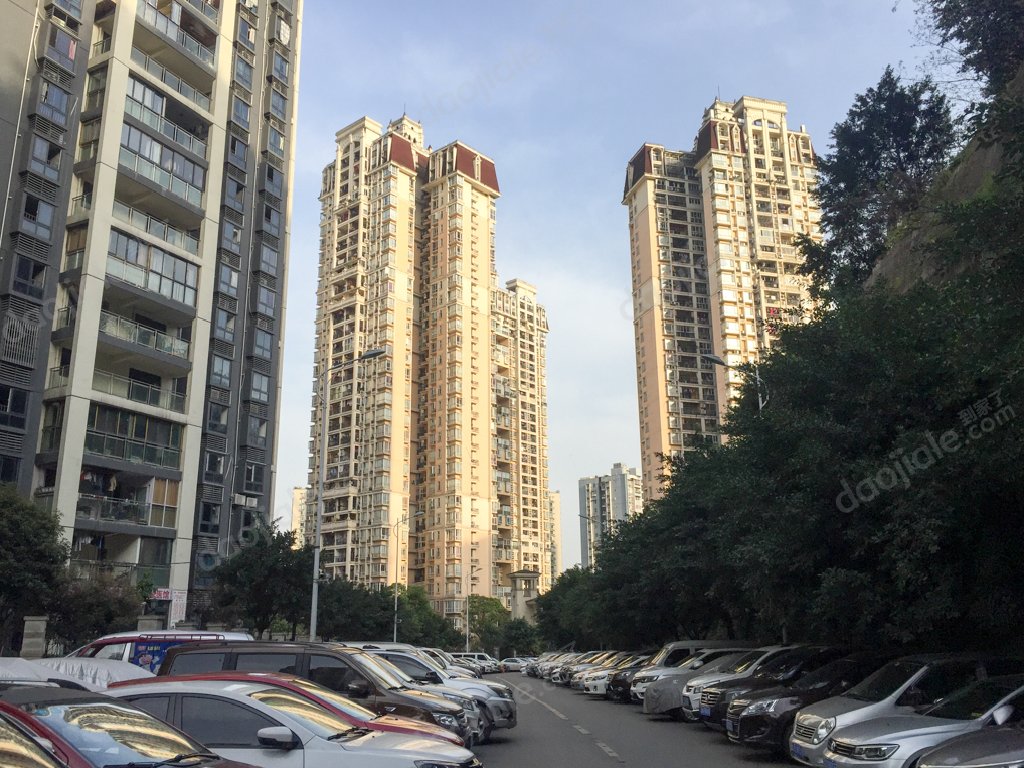 奥园康城b区二手房,奥园康城b区 3室2厅2卫 中装修,首付约:66.58万,3