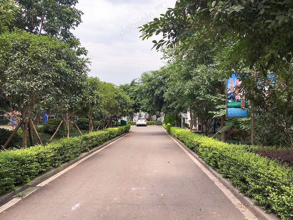 华岩新城 石龙小区三房95万二手房