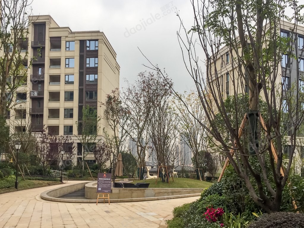 渝北区 约克郡悦水岸4房320万