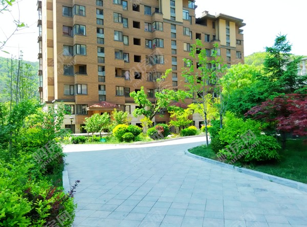 【亚联翡翠春城二手房出售】2室2厅81万!(大连诸葛找房)