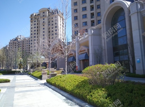 亿达春田晴湾精装修两室双重点学区婚房装修拎包入住随时看房!