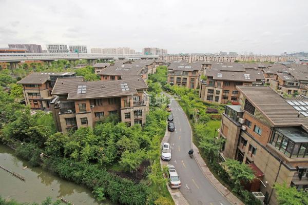 阳光花城(1期),大两房,位置安静,双阳台,小区景观位置